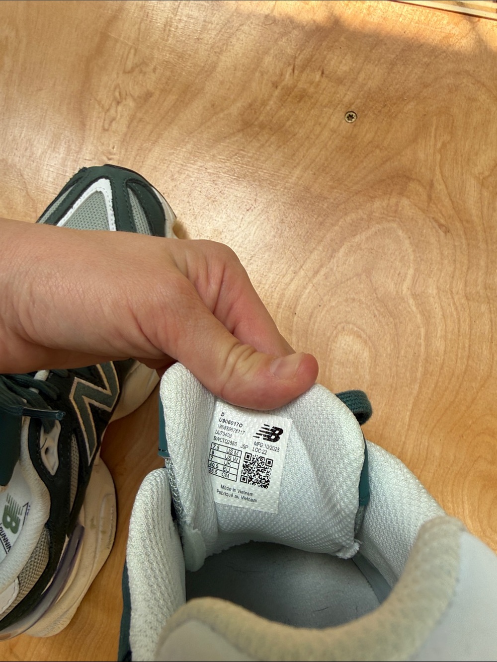 New Balance 9060 running shoe - Picture 5 of 5